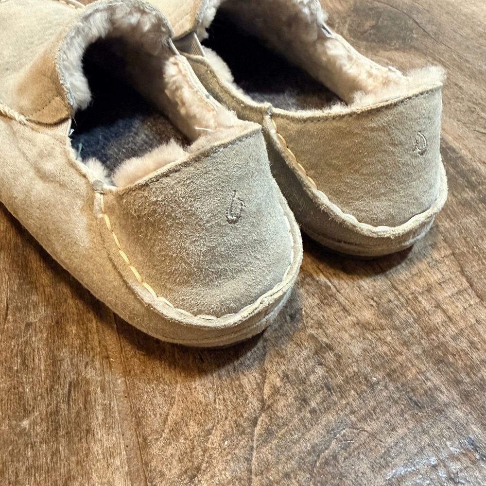 Olukai Women's Nohea Nubuck Leather Soft Shearling Slippers, Pale Gray, 9 - Picture 4 of 9